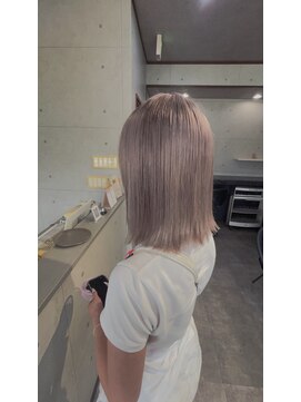 レーヴ(REVE) ホワイトラベンダーベージュ　セミディ