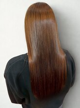 こだわりの縮毛矯正 * 酸性ストレートでダメージのある髪も、自然にまとまる仕上がりに◎【艶髪/髪質改善】