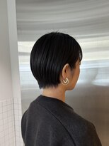 日々 大阪梅田(Hibi) ピアスの映えるショート【大阪/梅田/髪質改善/縮毛矯正】