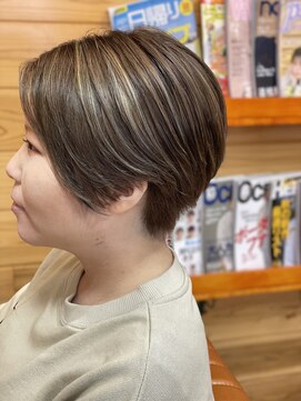 クロック バイ オハナ(Clock by Ohana) 大人可愛い20代30代40代前下がりショートボブ丸みショート