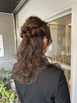 アンテシニヨン(Un the Shiniyon)&nbsp;波巻きウェーブ×ハーフアップ