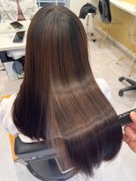 ハグ 横浜(HUG)&nbsp;縮毛矯正でトリートメントよりも艶を出す☆