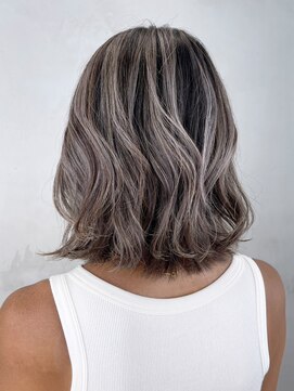 アルバム 銀座(ALBUM GINZA) グレーバレイヤージュ_ハッシュカットフルバング_ba477043