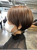 襟足のくびれ美シルエット
