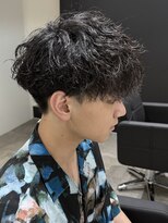 ヒュイル バイ ニアウ(Hwyl by Niau) メンズマッシュパーマシャドウパーマツイストスパイラルパーマ