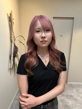 ネウィ 八王子(newi) Rina ピンク×ベージュ ルーツカラー