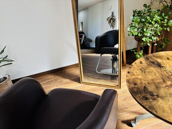 アコヘアー(Aco hair)の写真/《松島/駐車場有》気になり始めた白髪も最旬カラーでお洒落Styleに＊大人女性の”キレイ”をサポート◇