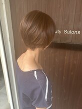 スウィープヘア(Sweep Hair) ベージュに秋らしくピンクを少々