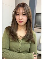 アメリ(AMELIE)&nbsp;ブリーチ透明感カラー × 顔まわりレイヤー