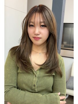 アメリ(AMELIE) ブリーチ透明感カラー × 顔まわりレイヤー