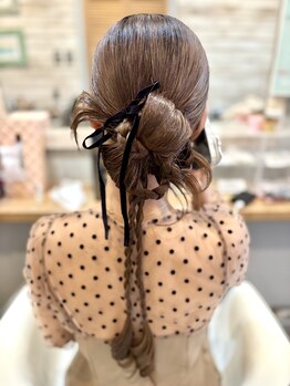 パシャ(Pasha)の写真/《朝7時~OK!》セット¥1700~/セット+メイク¥6000~/ベテランスタイリスト揃いでどんな髪型もお任せ☆