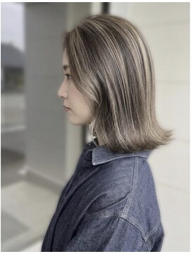 アースオーセンティック 熊本長嶺店(EARTH Authentic) 白髪ぼかしハイライト×グレージュ