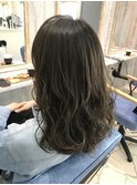 暗髪アッシュグレー×ミディアム