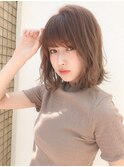 ピンクベージュ