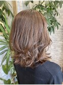 大人女性の外ハネくびれワンカール