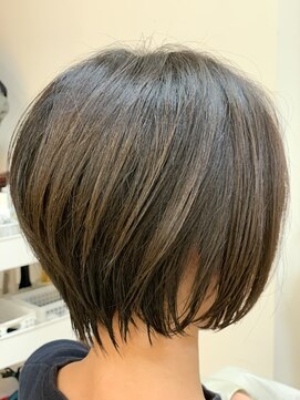 アームス リレーション(Arms Relation) 大人可愛い20代30代40代前下がりショートボブ丸みショート◎