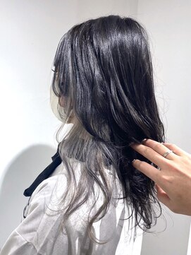 クアトログランシュ 水戸店(QUATRO×GranCieux) インナーシルバー　【水戸/ブリーチ/インナーカラー】