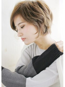 アーク(ARC+) 30代40代丸みショートボブ ハイライト