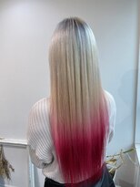 イリ 梅田(ili)&nbsp;ホワイト×レッド　推しカラー