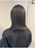 グレージュ切りっぱなしボブ