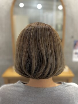 スリーセブントウキョウ(37-Tokyo) グラデーションミルクティーベージュ