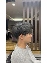 ネクサスアンドコー 浦安店(NEXUS&Co.)&nbsp;癖毛を活かしたセンターパート