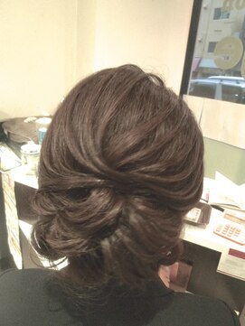 ヘアセットサロンエッジ(Edge) 大人キレイシニヨンスタイル