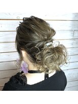 デコヘアー キートス(DECO HAIR kiitos)&nbsp;毛先遊ばせヘアセット