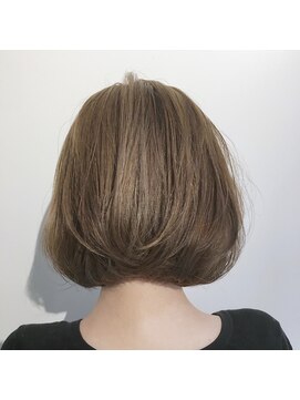 クラン(clan) clan シルキーベージュ グラデーションボブ