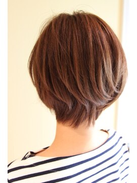 レウナ 外苑前(Reuna) 【３０代・４０代・５０代】大人の女性に人気のショート