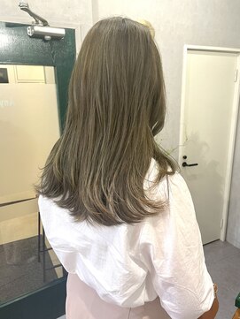 エニタイム(Anytime) ブリーチなし 明るめオリーブベージュ 木場美容室