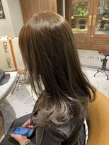 リバレッジ 広尾(Leverage)&nbsp;レイヤーカーキグレージュ【広尾/恵比寿】担当：柴崎 麻緒