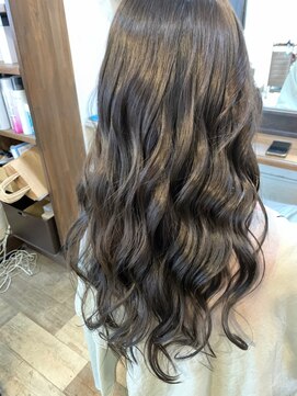 リッカヘアー(Ricca hair) アッシュベージュ☆大人可愛いなみなみウェーブロング