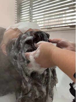 ハル(haru)の写真/プライベート空間で受ける癒しのヘッドスパが好評◎アロマオイルを使用するので心身を整え癒しの効果も…＊