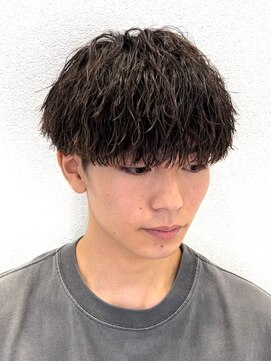 オーシャントーキョー 仙台(OCEAN TOKYO) 黒髪マッシュパーマ刈り上げ2ブロックツイストスパイラル韓国