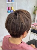 ハイライトブリーチ白髪ぼかしショートボブミルクティーベージュ