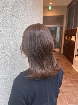 エルサフィロ ヨドヤバシ(el zafiro yodoyabashi) くびレイヤー前髪エモージュ小顔レイヤーカット20代30代40代50代