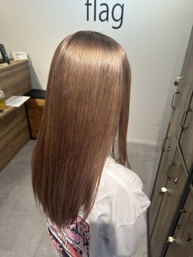 フラッグ(flag) 柔らか質感×艶ブラウン｜大人のための美髪ストレート
