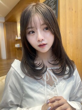 バイオレット 表参道店(Violet) 前髪顔まわり小顔似合わせミディアムレイヤーグレージュカラー