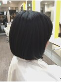 黒髪ワンカールドレープボブでノームコアスタイル
