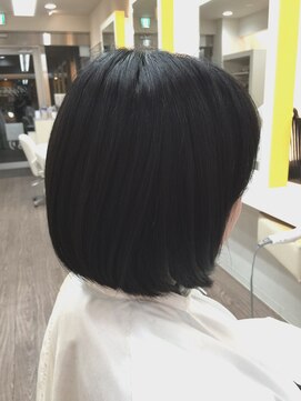 ヘアデザイン ラポール 茨木店(hair design Rapport) 黒髪ワンカールドレープボブでノームコアスタイル