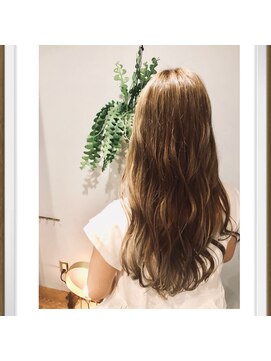 ウィーク 梅田(UiiC) お手入れしやすいロング