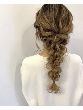 ビーチ ヘア メイク 綱島店(BEACH hair make) 編みおろしヘアアレンジ