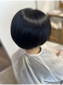 子供の様な艶髪ショートボブ