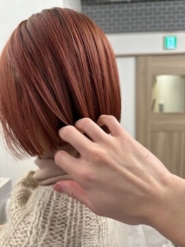 リノショアーズ 元町店(RINOSHORES) ぱっつん切りっぱなしボブブリーチカラーブラットオレンジ