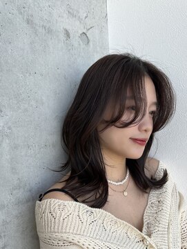 ディーエックス スリー(Dxxxx III) ・顔周り作るサイドバング・クビレミディ