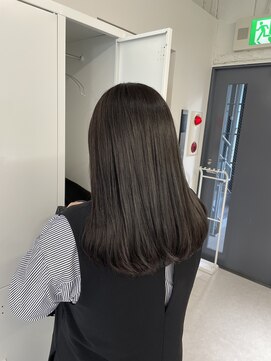 ヌーヴェル(nouvelle) ダークグレージュ×地毛風カラー