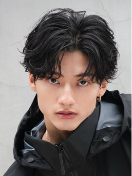 レタッチ バイ フィフス 天神大名(RETOUCH by fifth) 天神ニュアンスパーマフェザーパーマセンターパートウルフカット