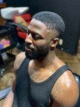 ウニカ デ メン(UN1CA de MEN)&nbsp;プロバスケ選手もするバズカット