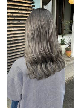 コヨーテ(coyote) シルバーベージュ  ミディアムレイヤーカット